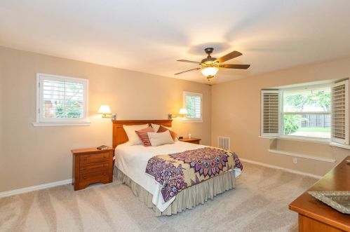 14140 Edgecrest Dr, Dallas TX 75254-2803 exterior