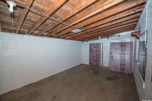 55 Kelsey Ave, Huntington Station NY 11746-1109 exterior