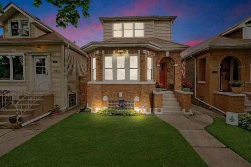 6302 Grace St, Chicago, IL 60634-2402