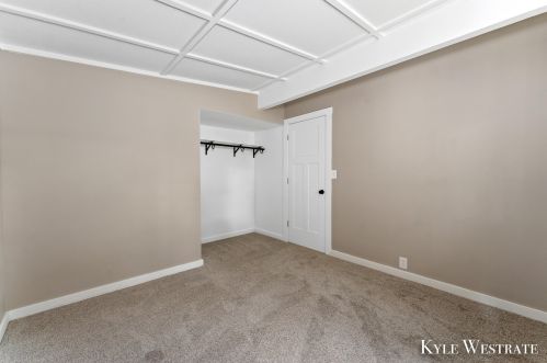 3735 Balsam Ave, Grand Rapids MI 49525-2471 exterior