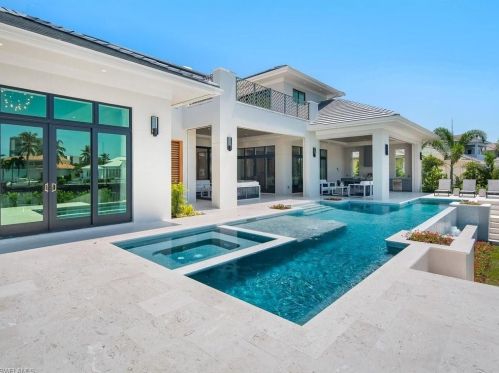 3841 Crayton Rd, Naples FL 34103-3528 exterior