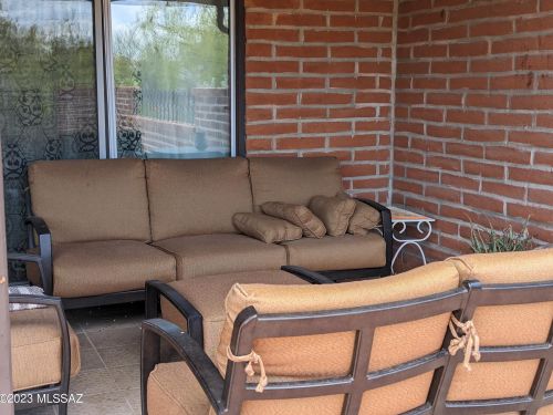 515 Camino Del Poso, Green Valley AZ 85614-2307 exterior