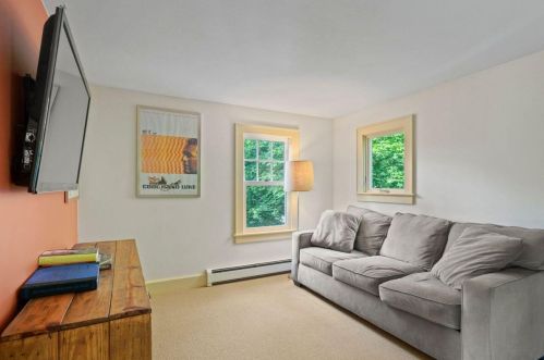 2414 Jarvis St, Milwaukee WI  53211-2128 exterior