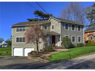 218 3rd Ave, Milford, CT 06460-5245