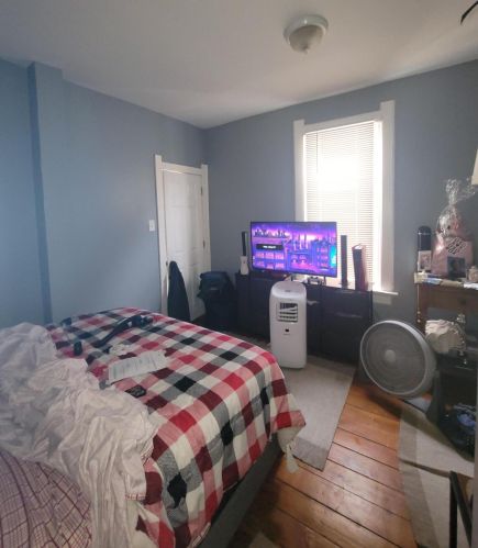 3053 Holton St, Milwaukee WI 53212-2122 exterior