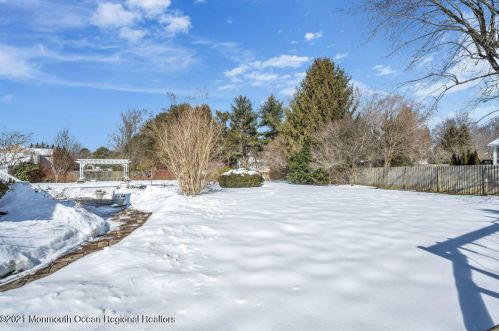 26 Brasch Blvd, Middletown NJ 07748-3161 exterior