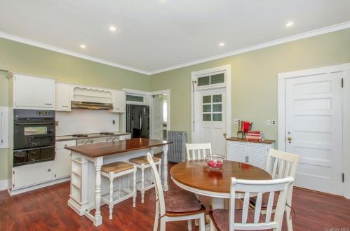 330 Columbus Ave, Mount Vernon NY 10550-4713 exterior