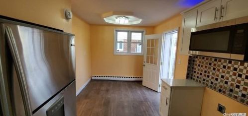 90 Birch Ln, Valley Stream NY 11581-2633 exterior