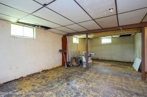 14 Roosevelt Ave, Morganville NJ 07751-9724 exterior