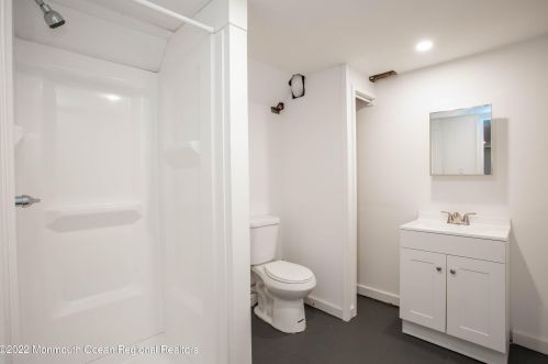 64 Bond St, East Freehold NJ 07728-2436 exterior