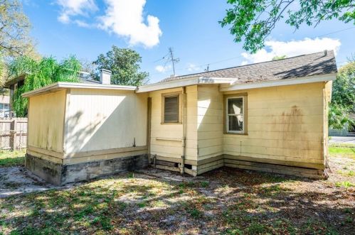 8112 Alaska St, Tampa FL  33604-3244 exterior