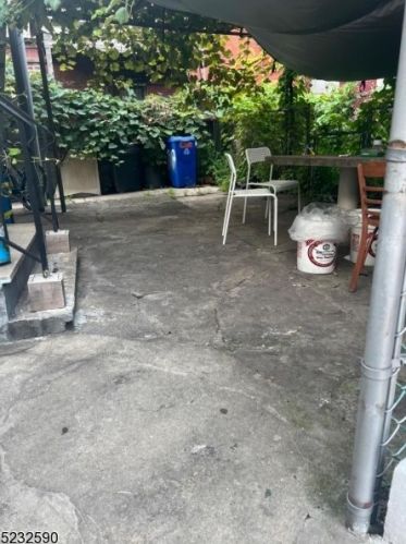 108 Mcwhorter St, Newark NJ 07105-1181 exterior