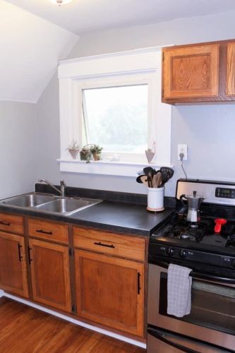 1019 Fulton St, Grand Rapids MI 49504-6117 exterior