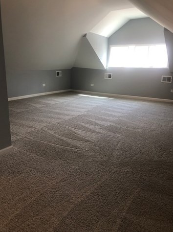 8422 Saginaw Ave, Chicago IL 60617-2028 exterior