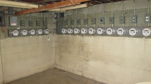 3920 6th St, Milwaukee, WI 53212-1169