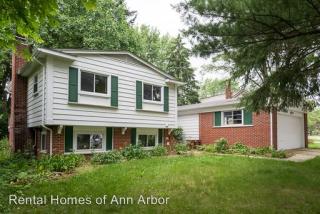2087 Yorktown Dr, Ann Arbor MI  48105-1542 exterior