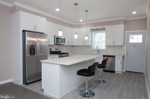 1034 Jackson St, Philadelphia PA  19148-3011 exterior