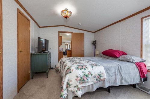 8 Rex Dr, Concord NH 03303-4166 exterior