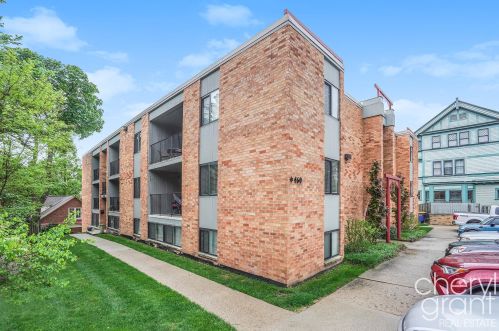 458 Fulton St, Grand Rapids, MI 49504-6400