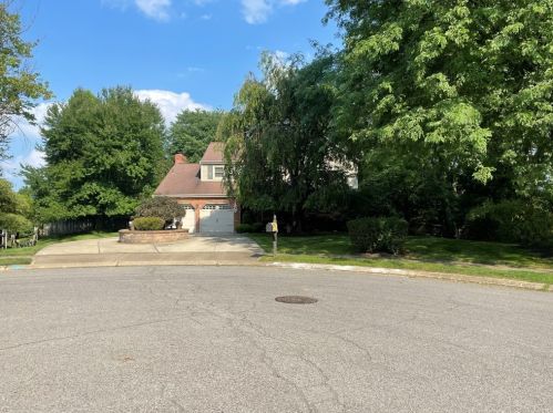 2412 Bellwood Ct, Pittsburgh, PA 15237-6633