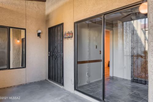 9820 1st St, Tucson, AZ 85748-1950