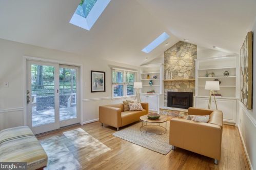 5823 Colfax Ave, Alexandria VA 22311-1013 exterior