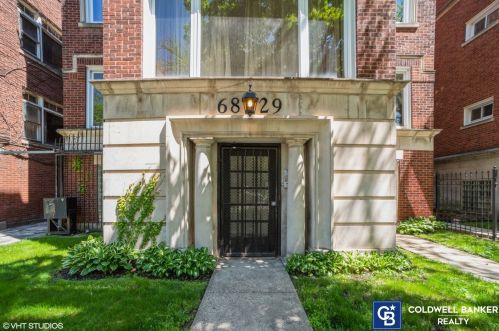 6829 Paxton Ave, Chicago IL 60649-3212 exterior