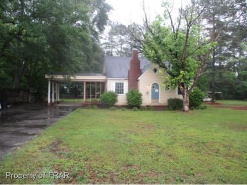 212 Dickson St, Raeford NC  28376-2824 exterior