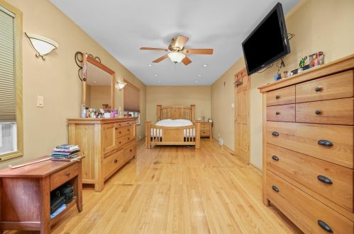 6129 Mcvicker Ave, Chicago IL 60638-4325 exterior