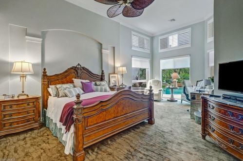 1032 Grand Isle Dr, Naples FL 34108-3325 exterior