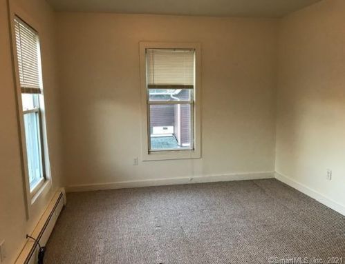 92 Smith St, Derby CT 06418-1220 exterior