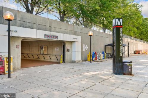 7813 Havenside Ter, Rockville MD 20855-2261 exterior