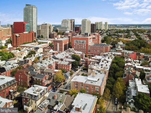 1023 Clinton St, Philadelphia PA 19107-6016 exterior