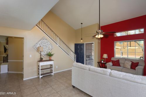 4331 Amberwood Dr, Phoenix AZ 85045-4209 exterior