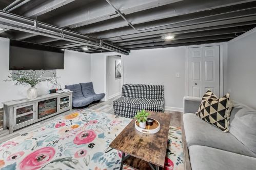 5327 Oakdale Ave, Chicago IL 60657-8139 exterior