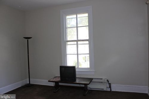 123 Main St, Pilesgrove NJ 08098-1226 exterior