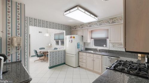 140 Steele Way, Huntingdon Valley PA 19006-3114 exterior