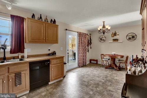 70 Bowman Rd, Hanover PA 17331-4200 exterior