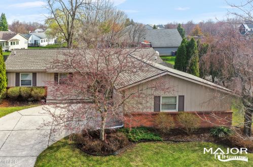 4010 Chamberlain Ave, Grand Rapids MI 49508-2615 exterior