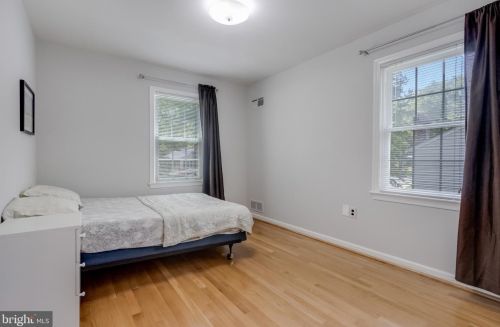 8717 Liberty Ln, Rockville MD 20854-3638 exterior