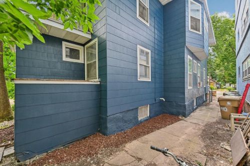 1142 Jenifer St, Madison WI 53703-3745 exterior