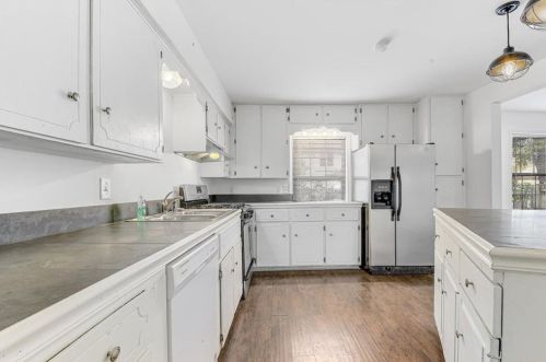 1105 3rd St, Austin TX  78702-4224 exterior