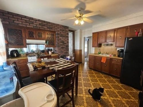 28 Ainsworth St, Springfield MA  01108-2106 exterior