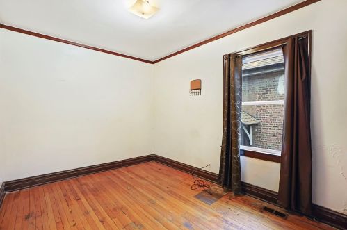 718 50th Pl, Chicago IL 60609-5155 exterior