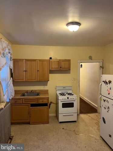 1217 28 St, Philadelphia PA 19146-3727 exterior