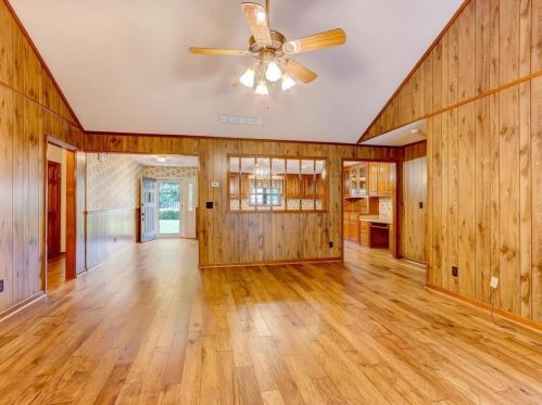 1028 Holly Dr, Gainesville GA 30501-2115 exterior