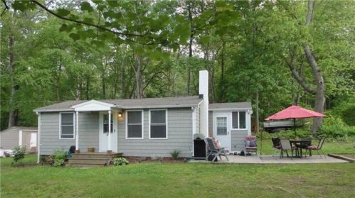 497 Deepwood Dr, Exeter, CT 06249-2210