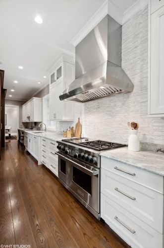 2900 Hermitage Ave, Chicago IL 60609-2733 exterior