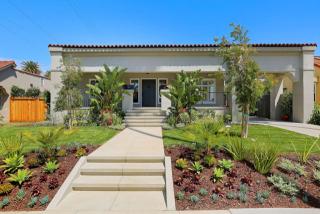 1130 Gramercy Dr, Los Angeles CA  90019-3609 exterior