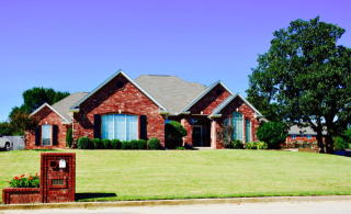 1916 Muirfield Dr, Ada, OK 74820-8580